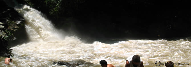 MAE WANG WATERFALL  BHUBHING  CHIANG MAI THAILAND_ ВОДОПАД  ЧИАНГ МАЙ ЧАНГ МЕЙ ТАИЛАНД