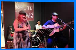 Кафе & Музыкальный Бар The Route (Route 68) в Пхукет Таун,  Пхукет Отзывы, Дружеский Джаз Лаунж Бар в Ппхукет Таун