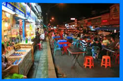 Ночной Рынок Talad Kaset в Пхукет Тауне - Пхукет Отзывы, Популярные Тайские Закуски и Уличная Еда в Центре Города Пхукет Тауна