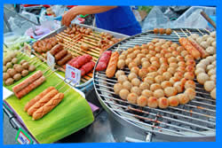 Ночной Рынок Talad Kaset в Пхукет Тауне - Пхукет Отзывы, Популярные Тайские Закуски и Уличная Еда в Центре Города Пхукет Тауна