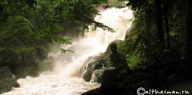THAM PLA-PHA SUEA NAMTOK  NATIONAL PARK PA SUA WATERFALL MAE HONG SON NORTH THAILAND_СЕВЕРНЫЙ ТАИЛАНД ВОДОПАД ПА СЫА СУА МАЕ ХОНГ СОН ПЕЩЕРА РЫБ НАЦИОНАЛЬНЫЙ ПАРК