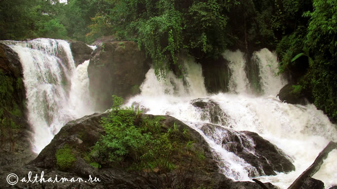 THAM PLA-PHA SUEA NAMTOK  NATIONAL PARK PA SUA WATERFALL MAE HONG SON NORTH THAILAND_СЕВЕРНЫЙ ТАИЛАНД ВОДОПАД ПА СЫА СУА МАЕ ХОНГ СОН ПЕЩЕРА РЫБ НАЦИОНАЛЬНЫЙ ПАРК